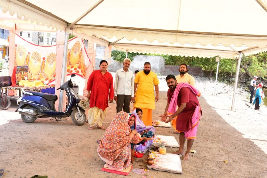 निगम द्वारा की गई व्यवस्थाओं से श्रद्धालु खुश नजर आए
