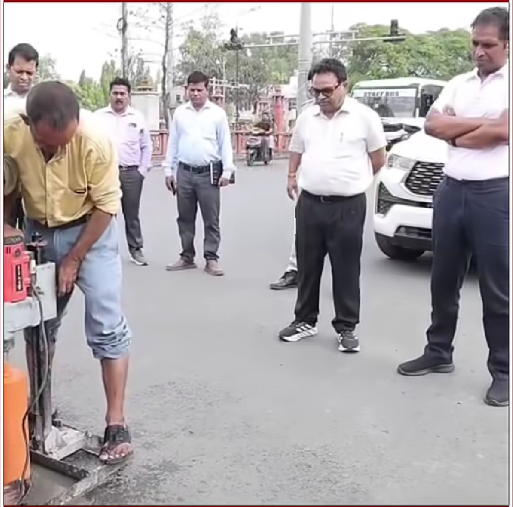 "अचानक रुका काम… फिर खुदवा दी नई सड़क ! आखिर क्यों?"
